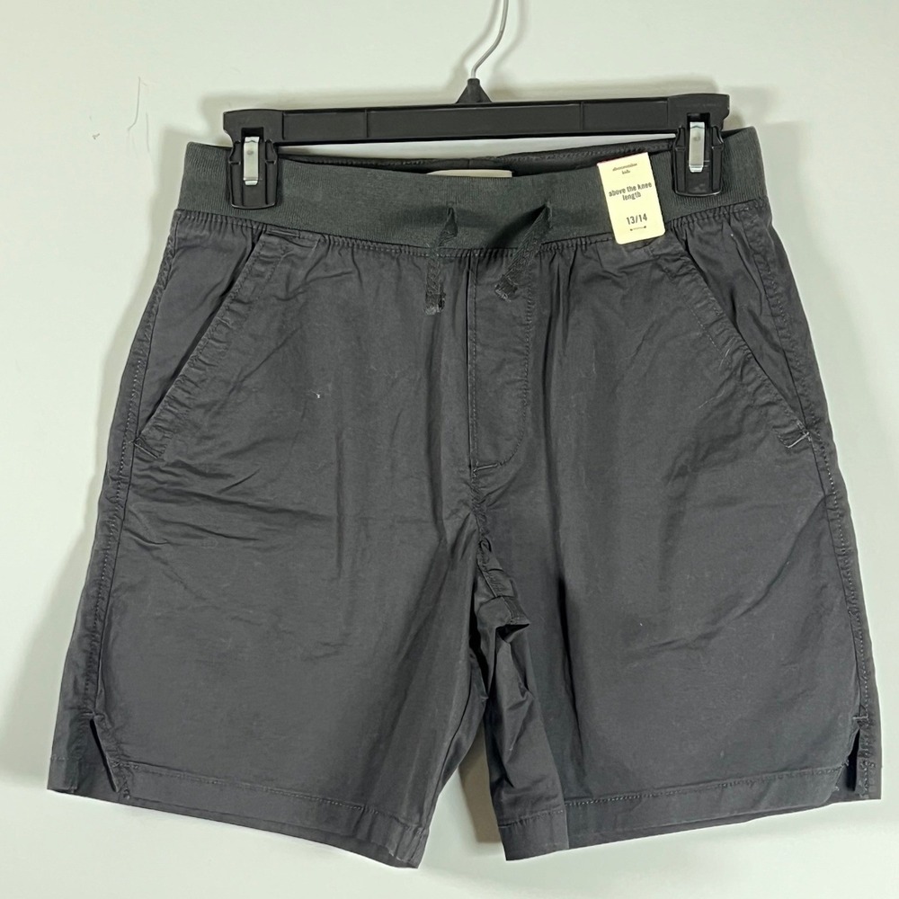 NEW Abercrombie Kids Gray Above Knee Length Pull On Elastic Waist Shorts Boys 13